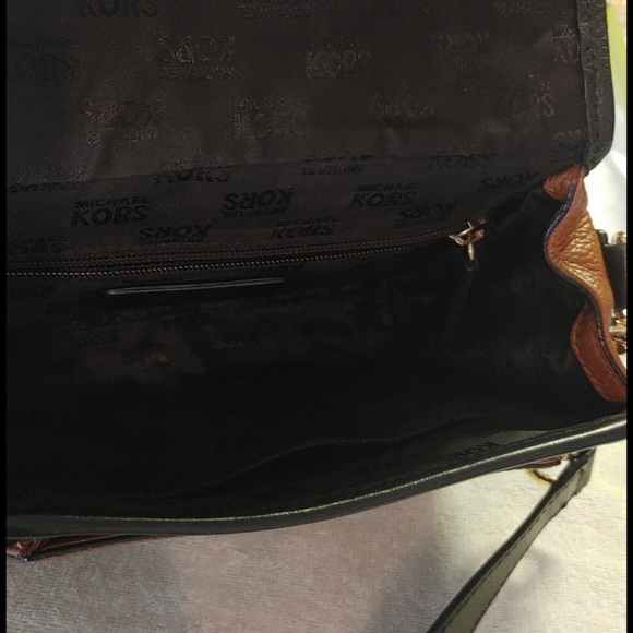 AUTHENTIC BEAUTIFUL MICHAEL KORS CROSSBODY - Picture 6 of 9